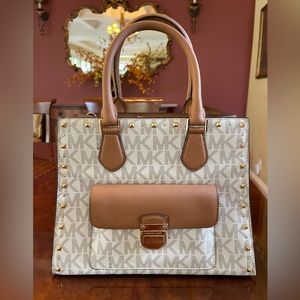 Michael Kors Signature Bridgette Studded Medium EW Tote Bag in Vanilla/acor